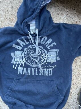 USED BALTIMORE MARYLAND SOUVENIR HOODIE SIZE  SMALL (LPANET COTTON)